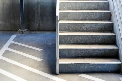 Empty Staircase In Parking Structure 스톡 사진