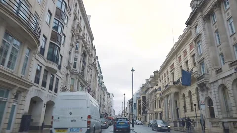 An empty street of London during lockdown Video stock 151018191
