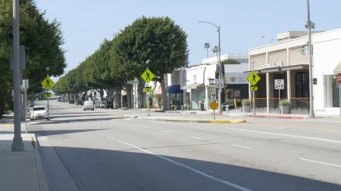 Empty Streets (Beverly Hills) - Single Delivery Truck 库存影片 127409468