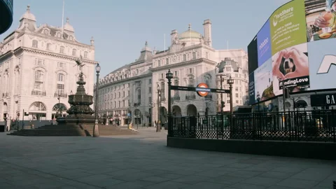Empty streets in Central London during lockdown Video stock 131066944