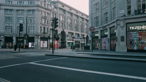 Empty streets in Central London during lockdown Video stock 131067142