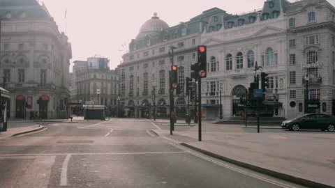Empty streets in Central London during lockdown Video stock 131068195