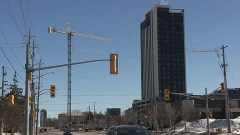 Empty streets as workers work from home in COVID 19 pandemic lockdown Vidéo 149996865