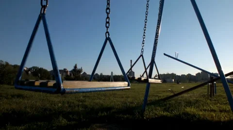 Empty swing in motion, momentum, in a small park above the town of Nis, Serbia 스톡 동영상 37847360