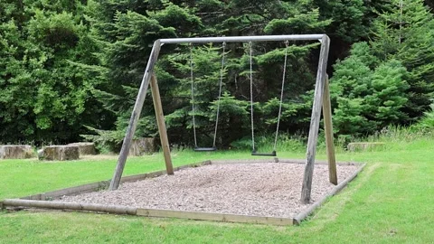 Empty Swing Set Stockbeeldmateriaal 341124657