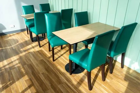 Empty table in coffee shop Stock-Fotos
