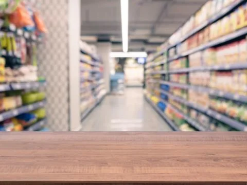 Empty table in front of blurred background Stockfoto's