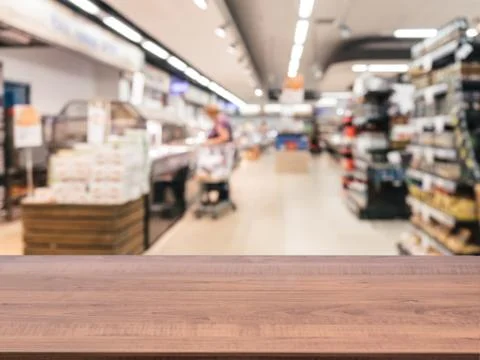 Empty table in front of blurred background Stockfoto's