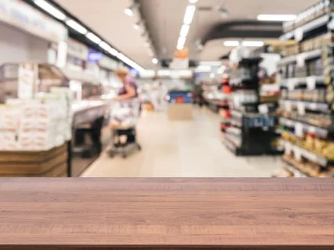 Empty table in front of blurred background Stockfoto's