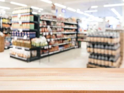 Empty table in front of blurred background Stockfoto's