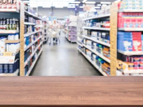 Empty table in front of blurred background Stockfoto's