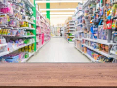 Empty table in front of blurred background Stockfoto's