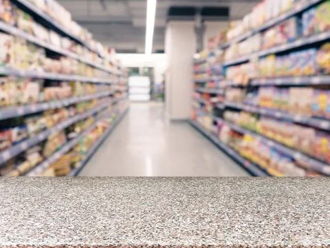 Empty table in front of blurred background Stockfoto's