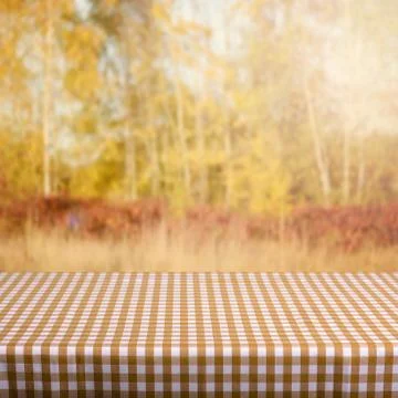 Empty table 스톡 사진