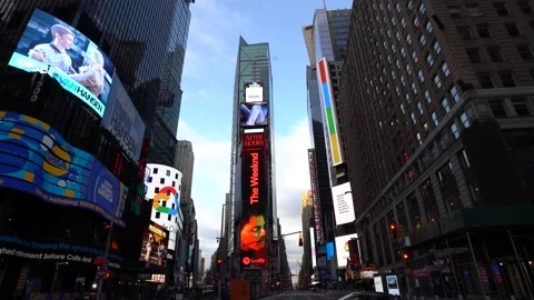 Empty Times Square in New York City during pandemic coronavirus Vidéo 146048936