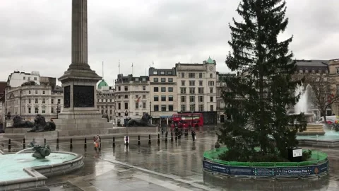 Empty Trafalgar square London covid lockdown 2021 uk Stock Footage