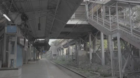 Empty train station in Mumbai during Covid 19 스톡 동영상 199188002