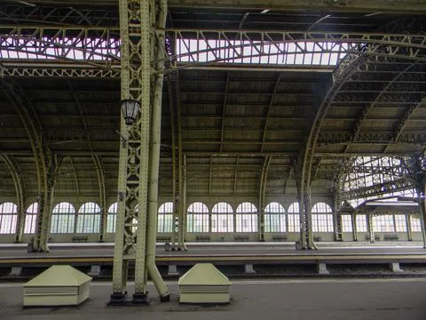 Empty train station platform Stock Photos