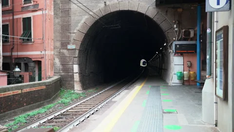 Empty Train Tunnel in Vernazza, Cinque Terre Video stock 158499404