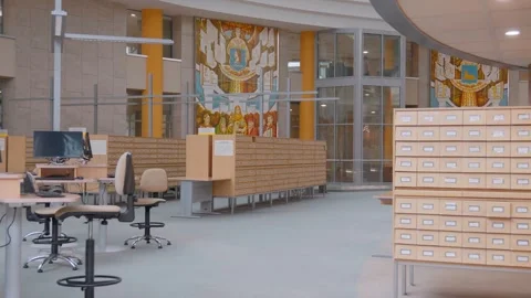 Empty university library reading room with card catalogs Vidéo 324721370