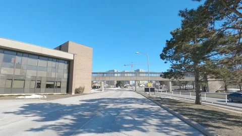 Empty university of Waterloo campus as students stay home in COVID pandemic Vídeos de archivo 150008675
