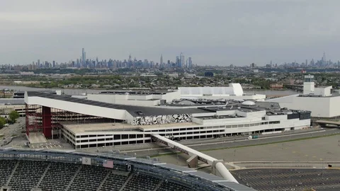 Empty upper deck at MetLife Stadium beside the American Dream mall Vidéo 129852715