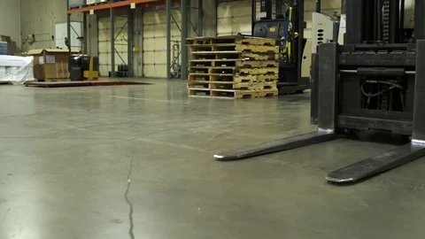 An empty warehouse Stock Footage 83395401