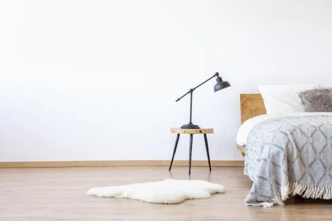 Empty white bedroom Stock-Fotos