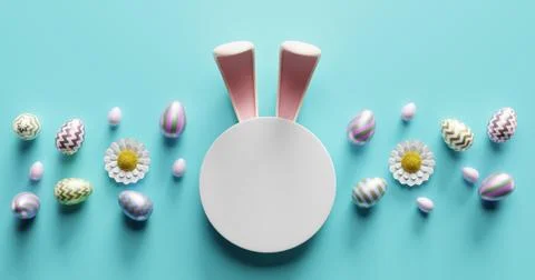 Empty white circle in the ears of a rabbit, Easter eggs, chamomile flowers. Illustrazione stock