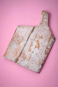 Empty wooden rectangular cutting board on a plain background, flatley with... Foto stock