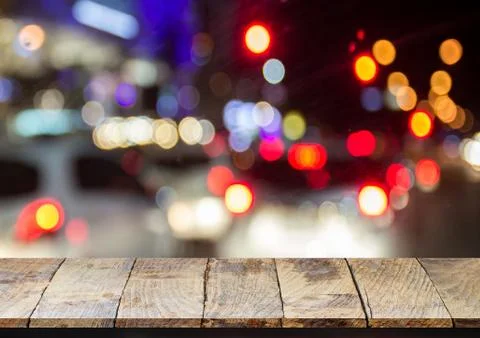 Empty wooden table and blurred abstract background. Foto stock
