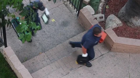 EMT Enter building 動画素材 76026386