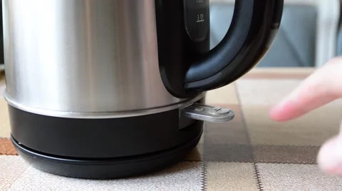 Enabling kettle 動画素材 48931132