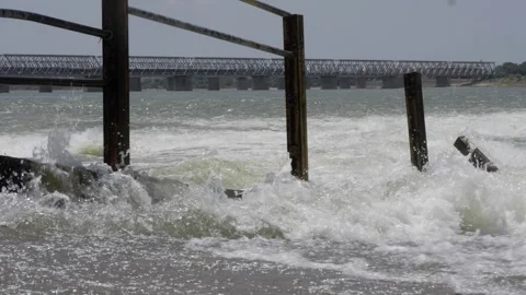 Enchanting Ocean Waves - A Visual Journey into the Depths of the Sea Video stock 320909954