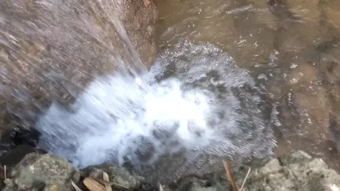 The Enchanting White Waterfall 库存影片 333157868