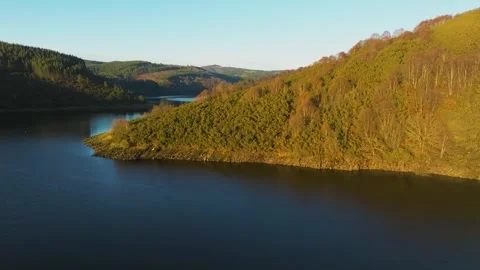Encoro da Ribeira Lake Mountains During Sunset I Stockbeeldmateriaal 260339341