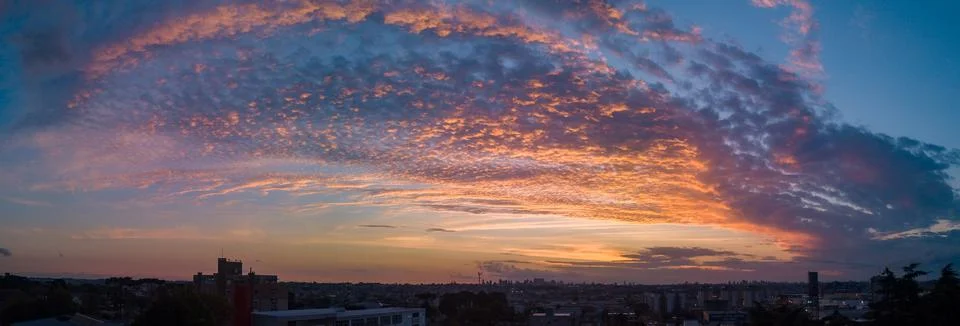 End of the day with a sky between clouds and very colorful Foto stock