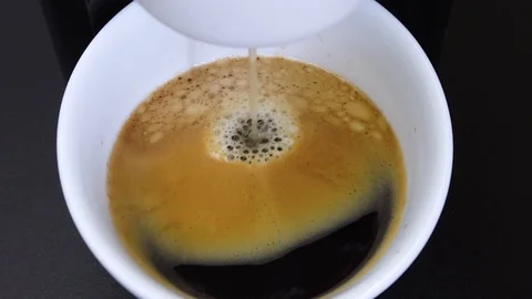 End of espresso coffee brewing Stock Footage 127362714