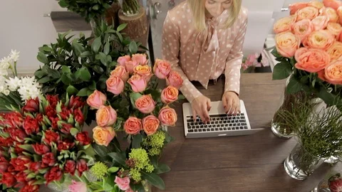The End Of The Florist Work Day. Stock Footage 124522522