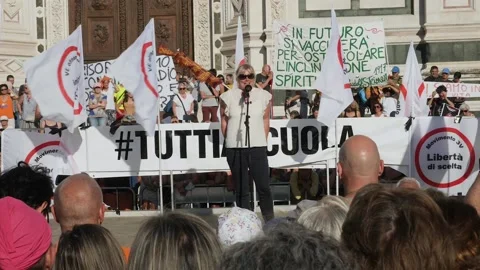 End of speech of Sara Cunial during a protest in Florence against 5g, vaccinatio Stock Footage 136612206