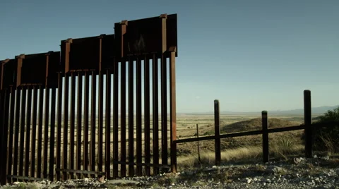 End of US border wall reveal. Stock-Footage 63441968