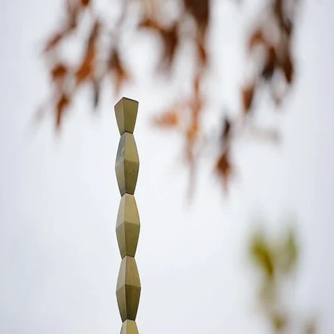 The Endless Column sculpture made by Constantin Brancusi 動画素材 69402063