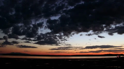 A endless dusk time-lapse shot on an Alaskan summer night. Video stock 57477568
