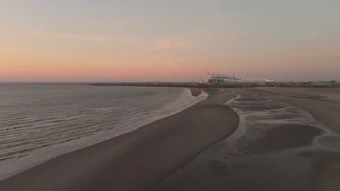 Endless Horizon: Sun Setting Over the Ocean Stockbeeldmateriaal 308821043