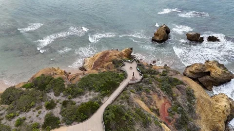 Endless Ocean Horizons: High-Altitude Drone Sweep of Australia’s Edge Vídeos de archivo 314563935