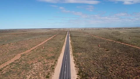 Endless Outback Highway Desert Road in Western Australia, Drone View Vídeos de archivo 336384939