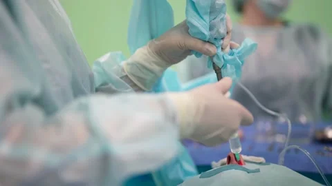 Endoscopic removal of brain tumor through nasal cavity, inside operating room 動画素材 167004236