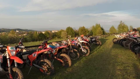 Enduro bikes 스톡 동영상 121171220