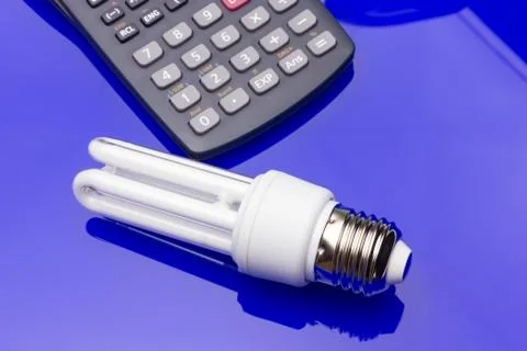 Energy saving light bulb to save money and electricity. Foto stock