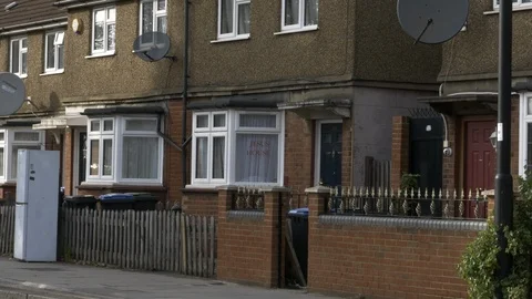 Enfield Poltergeist Actual House 284 Green Street for The Conjuring 2
